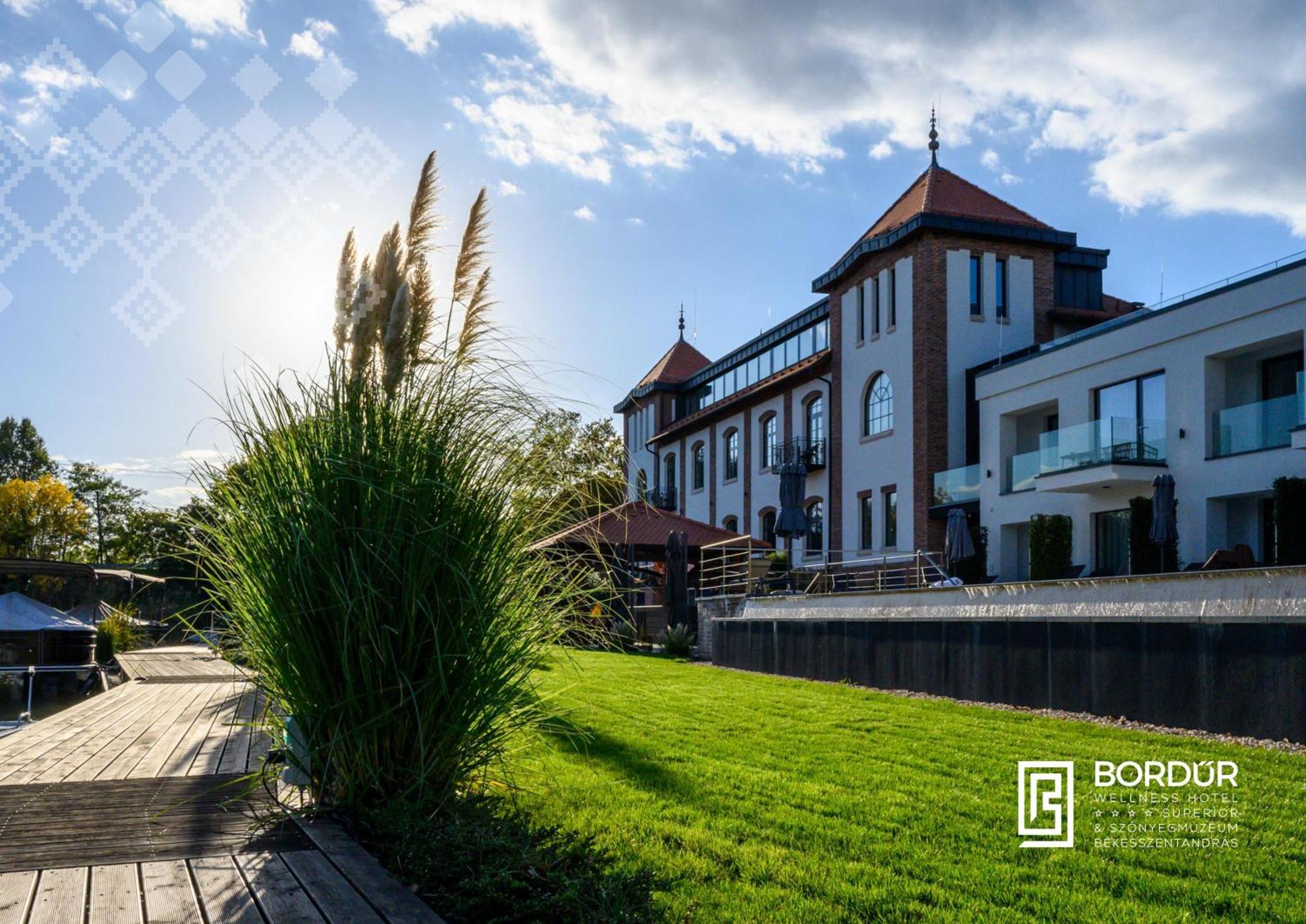 Bordur Wellness Hotel Superior Es Szonyegmuzeum Bekesszentandras Exterior photo